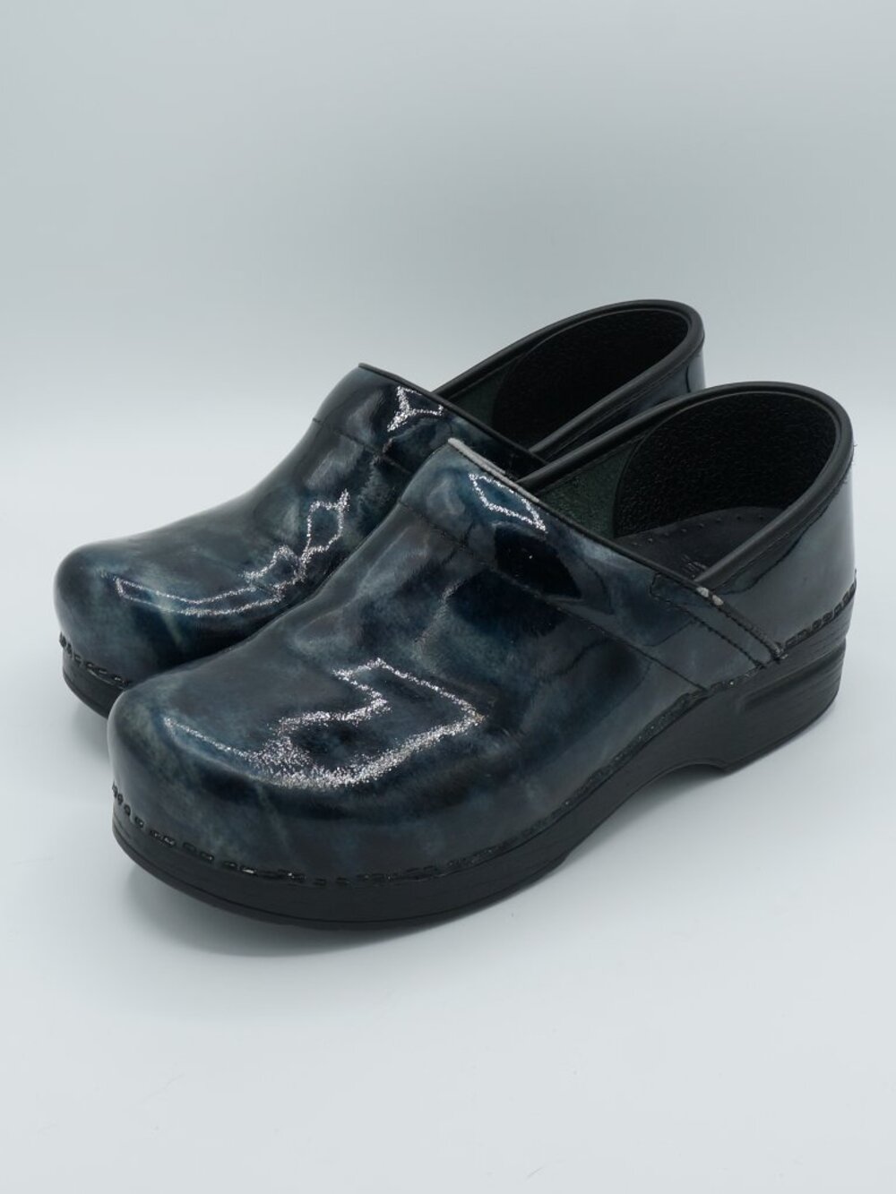 Dansko Professional Blue Tie Dye Patent Leather Clogs Women's Size 38 (7.5-8)